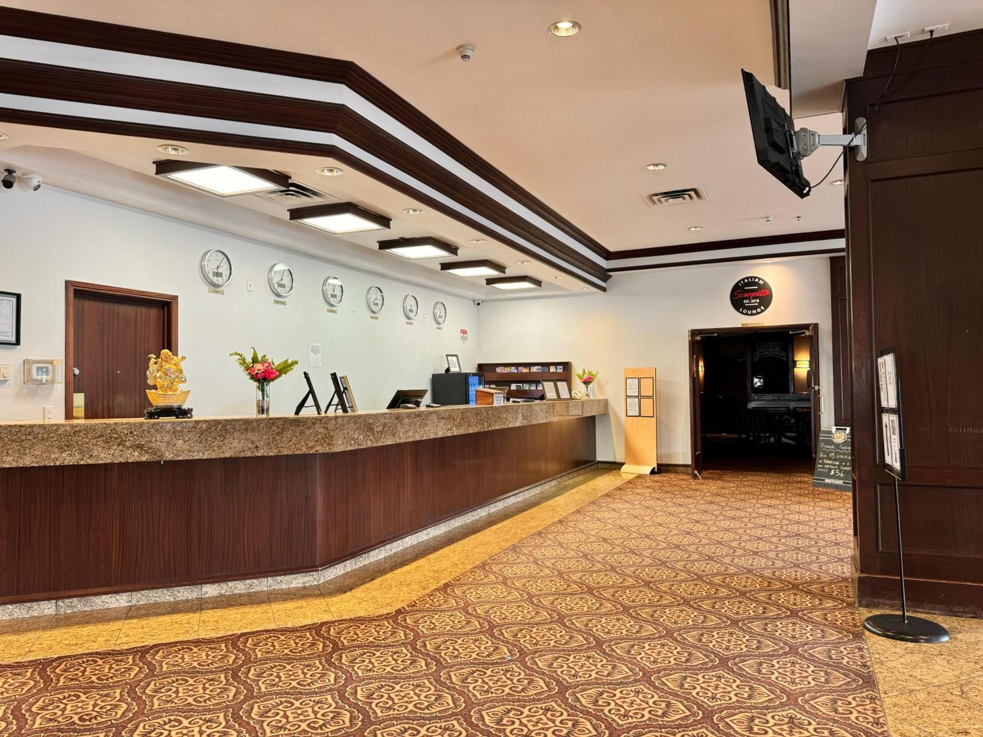 Hotel Divya Sutra Plaza And Conference Centre Calgary Airport Exteriér fotografie