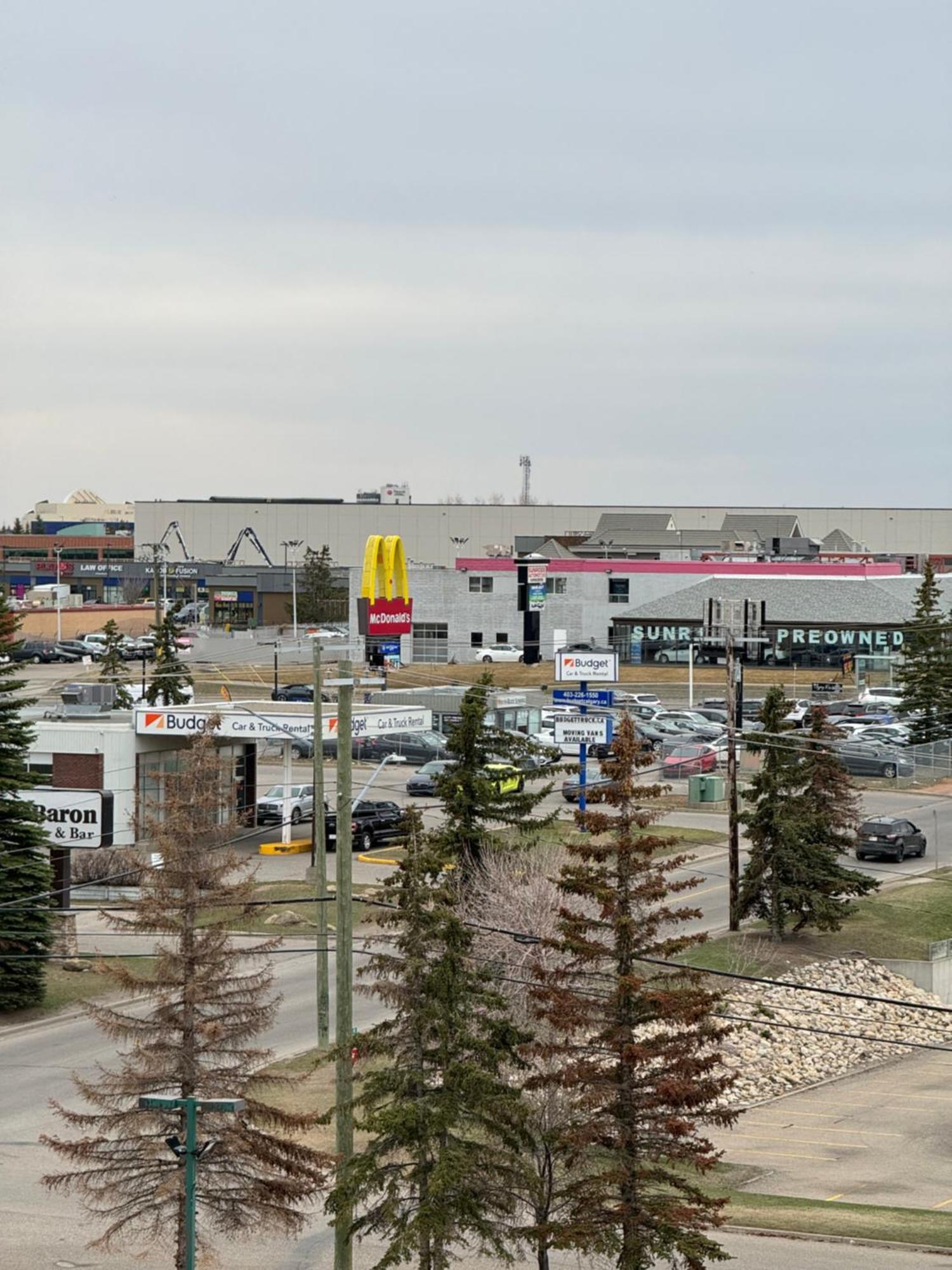 Hotel Divya Sutra Plaza And Conference Centre Calgary Airport Exteriér fotografie
