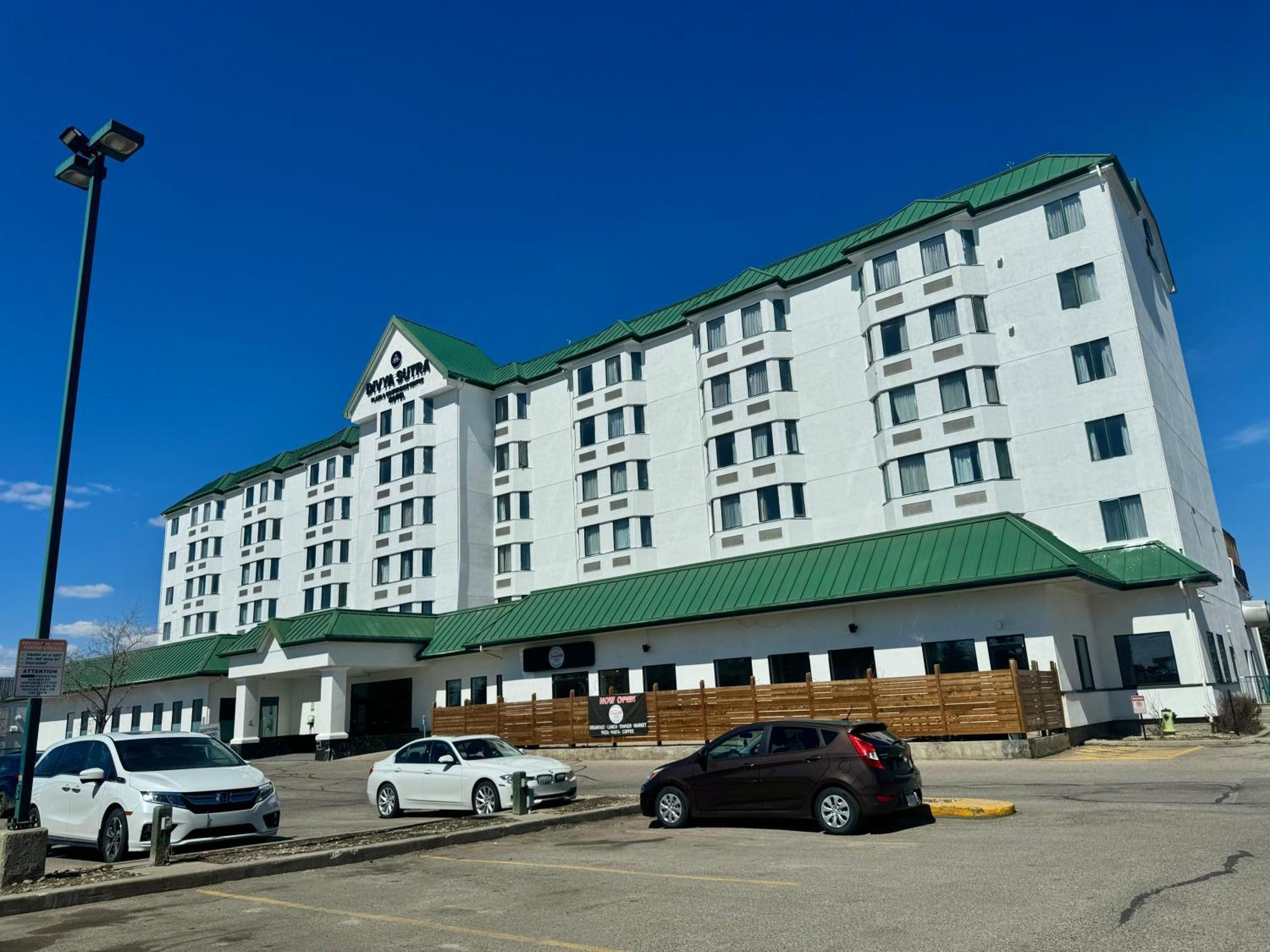 Hotel Divya Sutra Plaza And Conference Centre Calgary Airport Exteriér fotografie