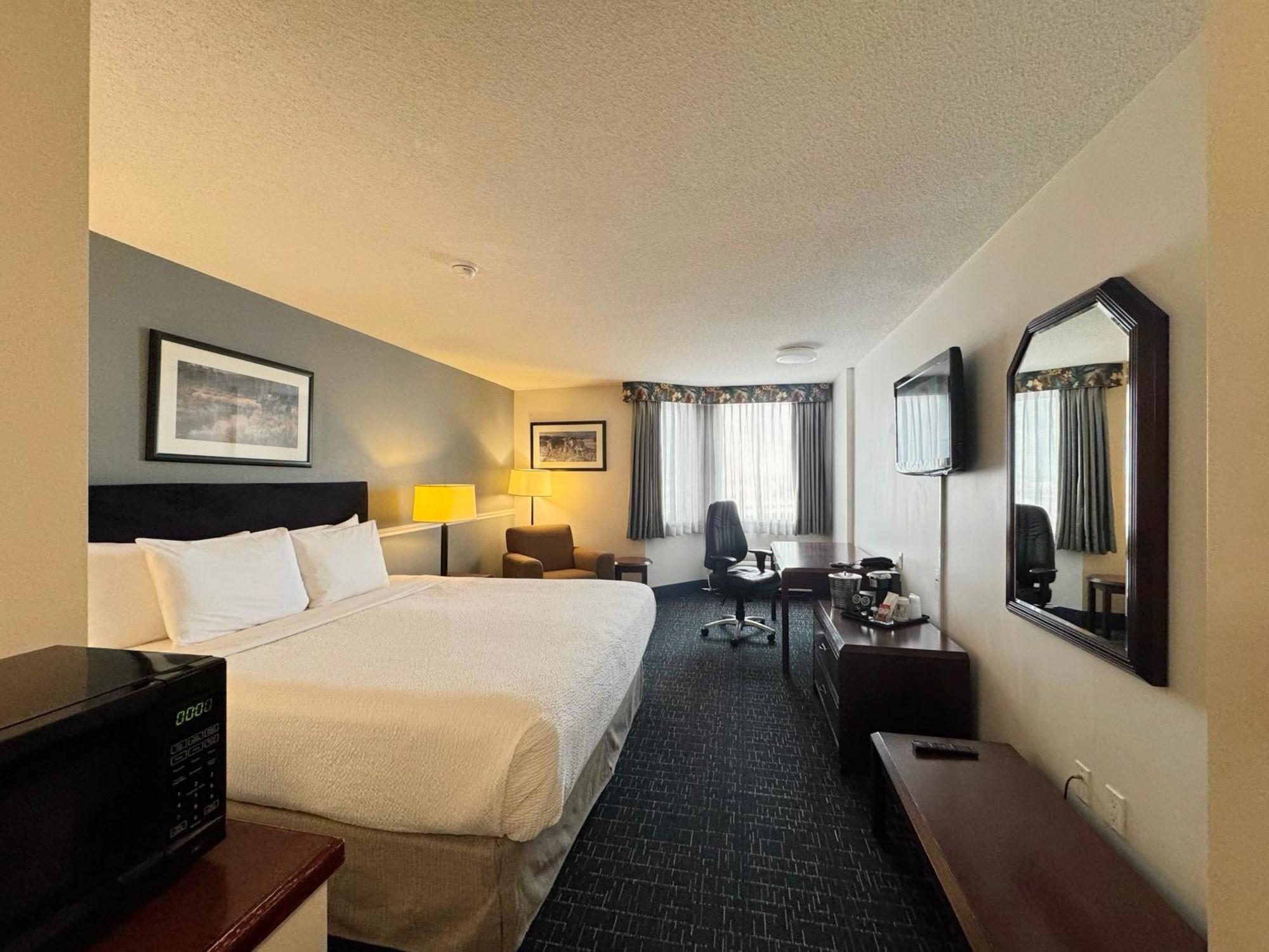 Hotel Divya Sutra Plaza And Conference Centre Calgary Airport Exteriér fotografie