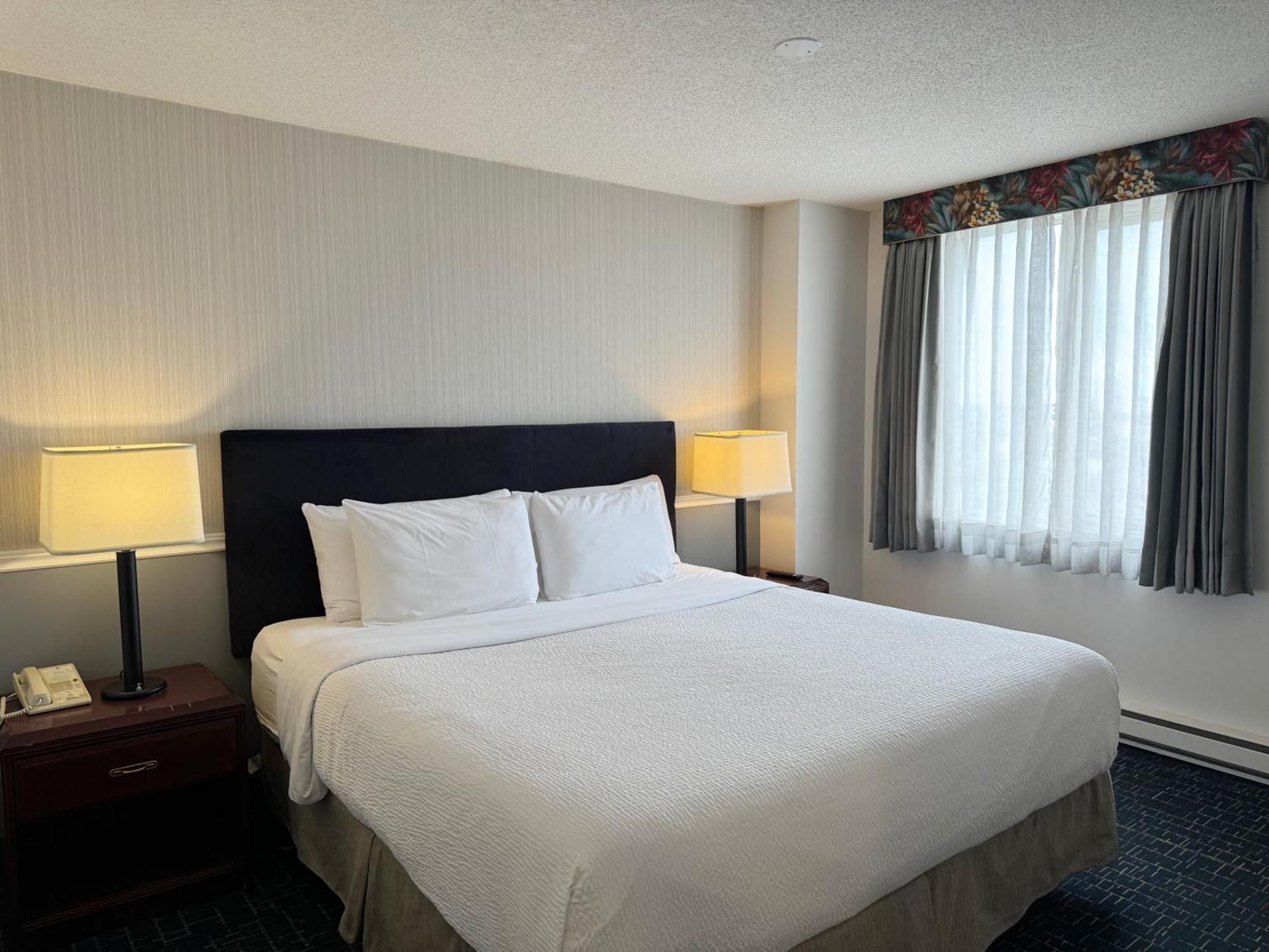 Hotel Divya Sutra Plaza And Conference Centre Calgary Airport Exteriér fotografie