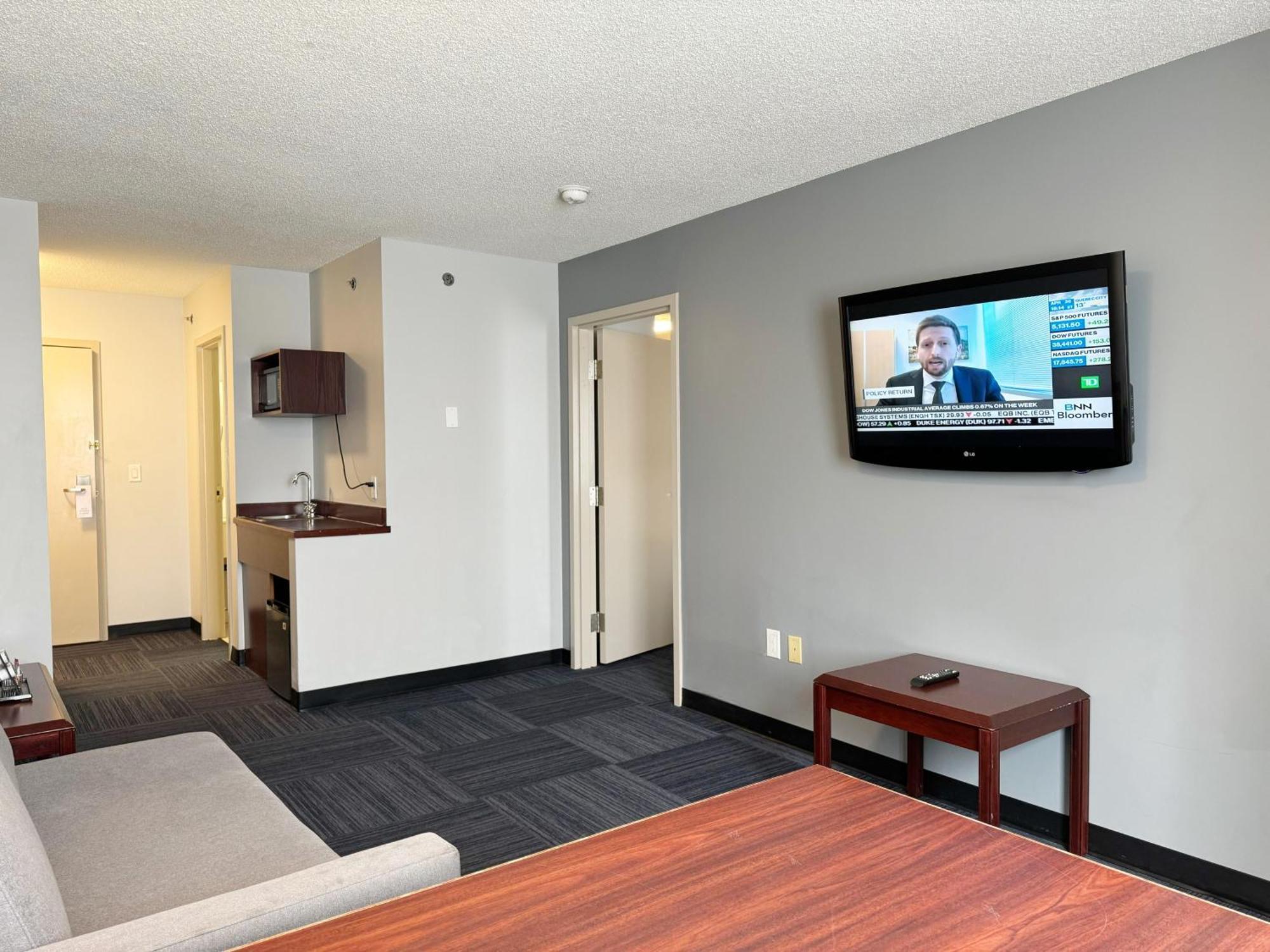 Hotel Divya Sutra Plaza And Conference Centre Calgary Airport Exteriér fotografie
