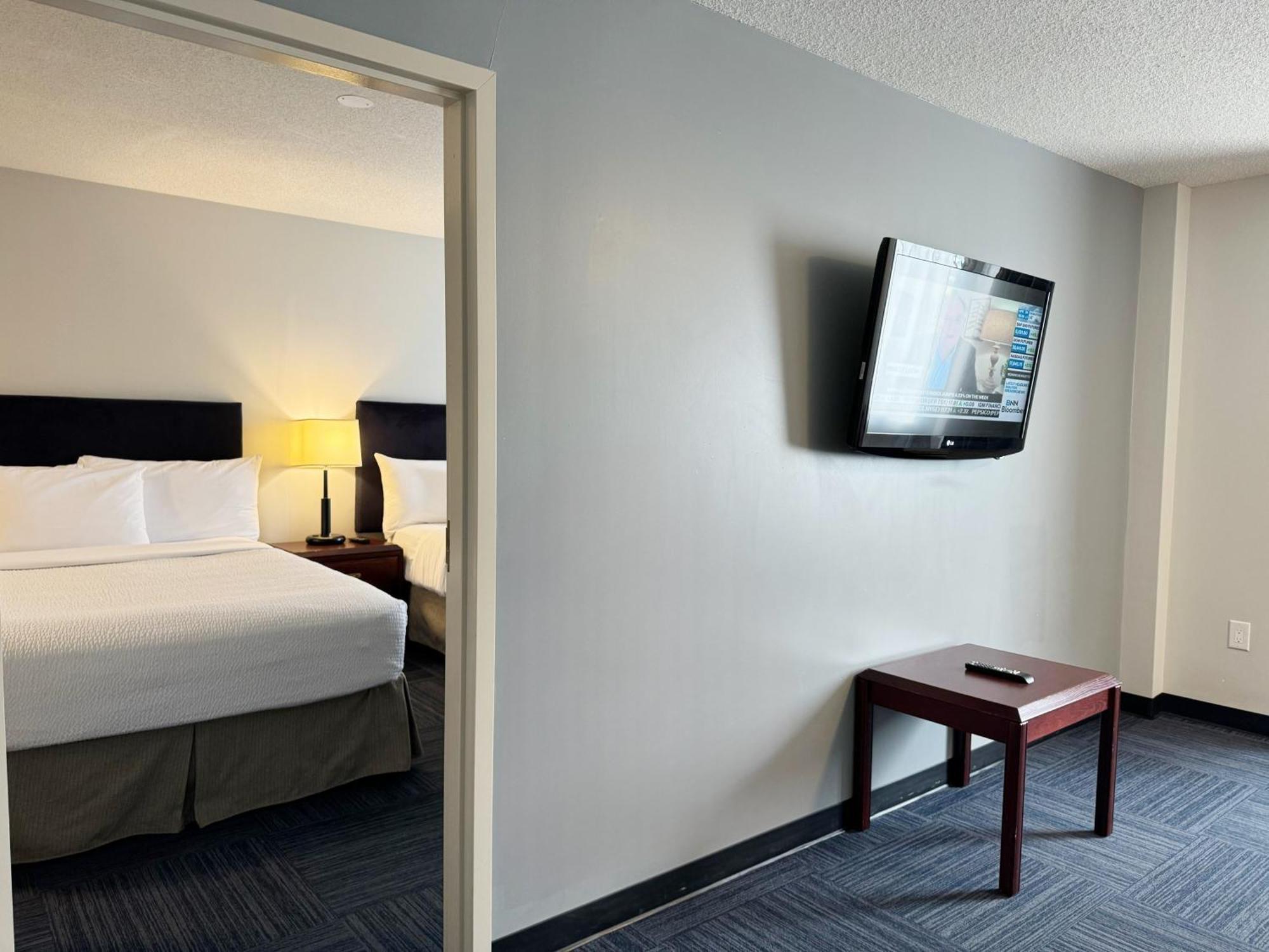 Hotel Divya Sutra Plaza And Conference Centre Calgary Airport Exteriér fotografie