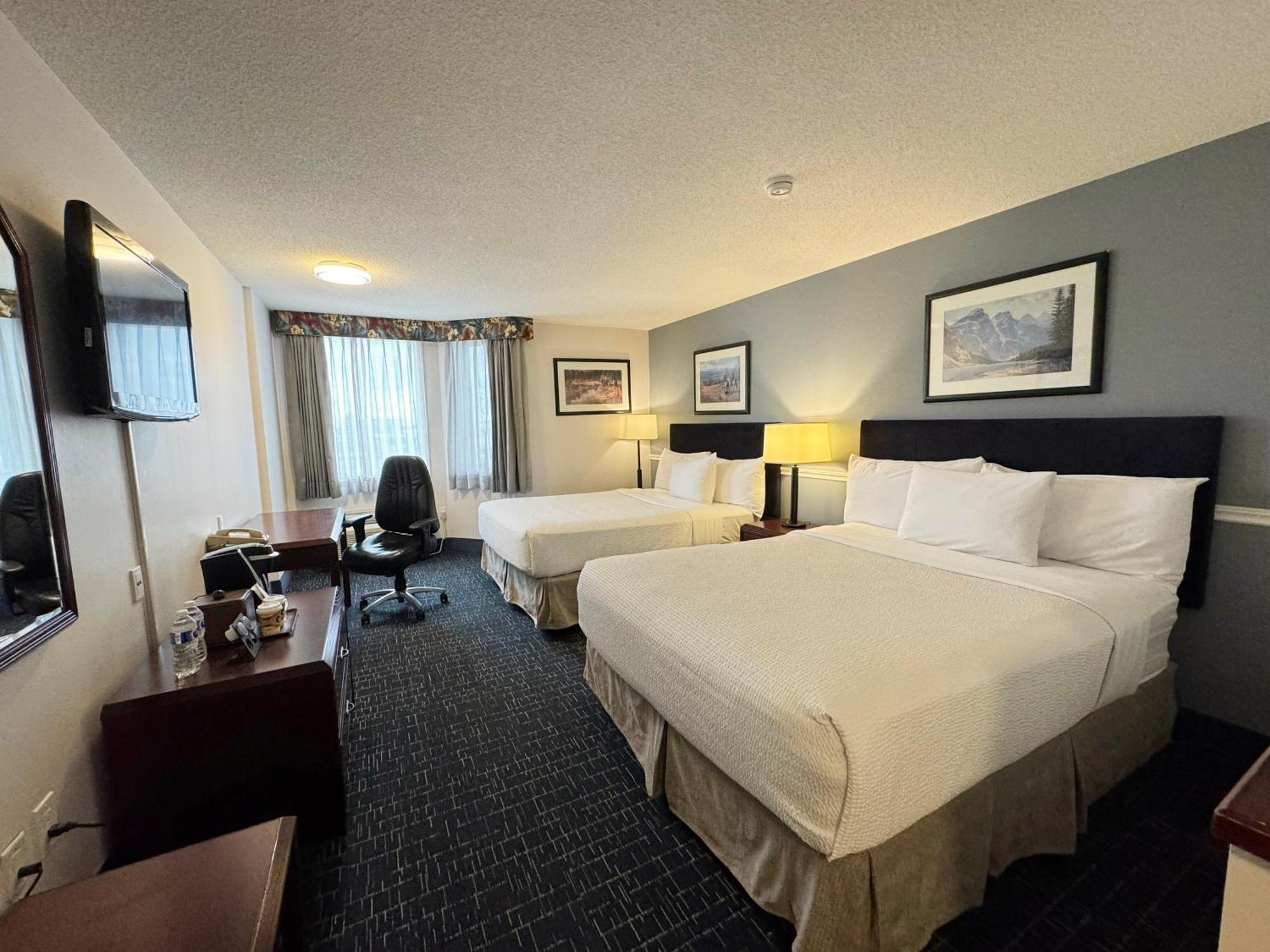 Hotel Divya Sutra Plaza And Conference Centre Calgary Airport Exteriér fotografie